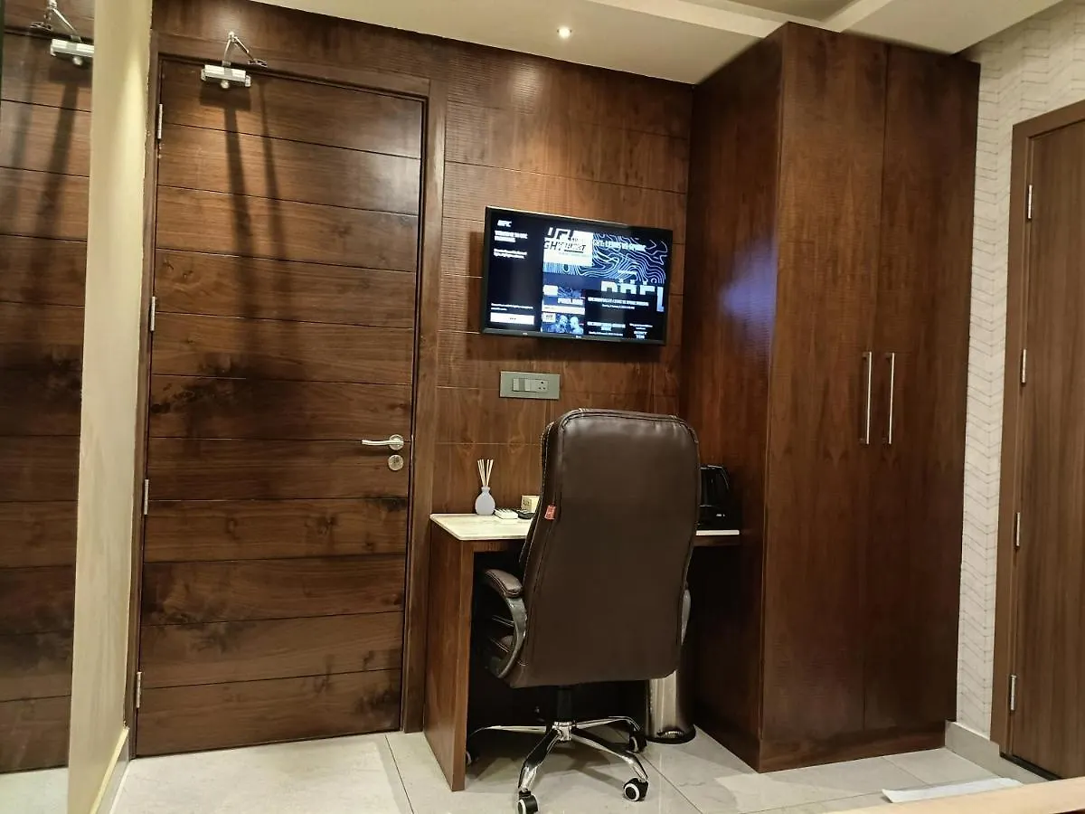 Retrieve Health & Wellness Hotel Kochi Resort
