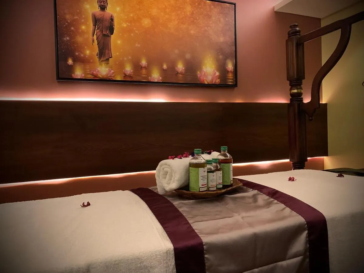 Retrieve Health & Wellness Hotel Kochi 0*,