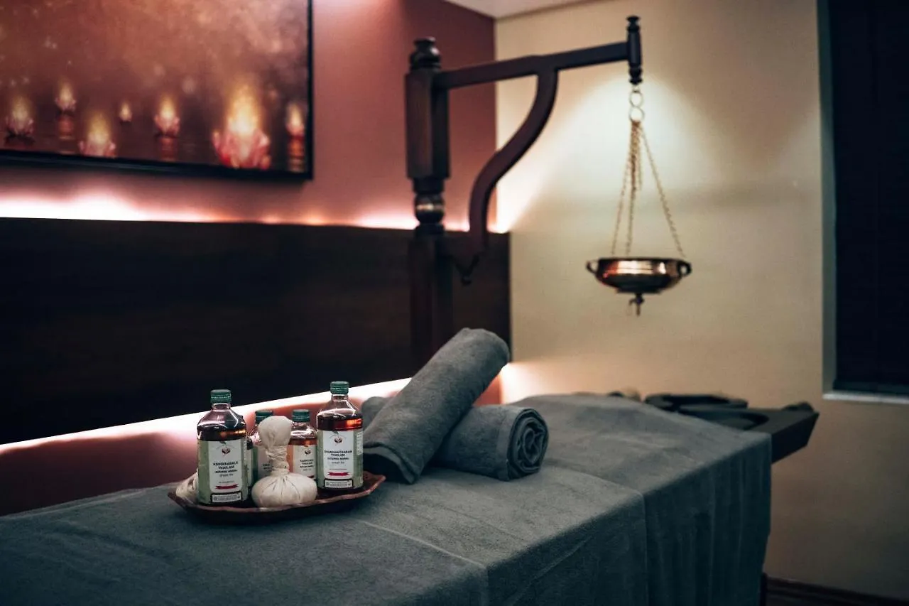 Retrieve Health & Wellness Hotel Kochi 0*,
