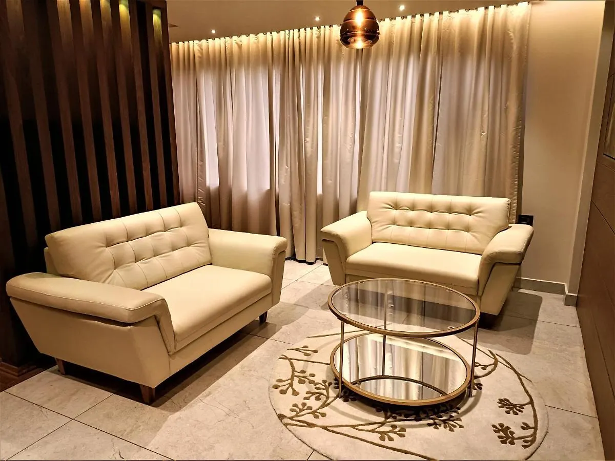 Retrieve Health & Wellness Hotel Kochi Resort