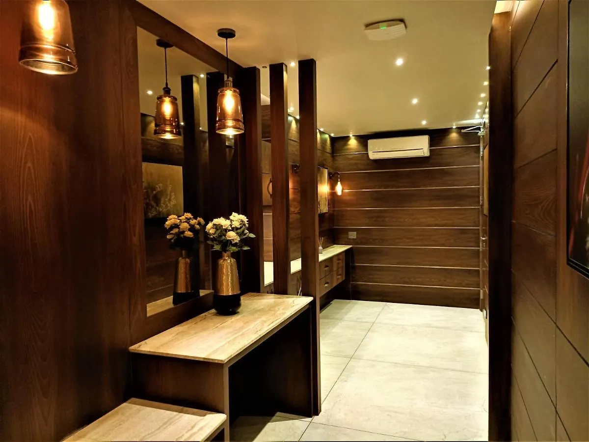 Retrieve Health & Wellness Hotel Kochi Resort