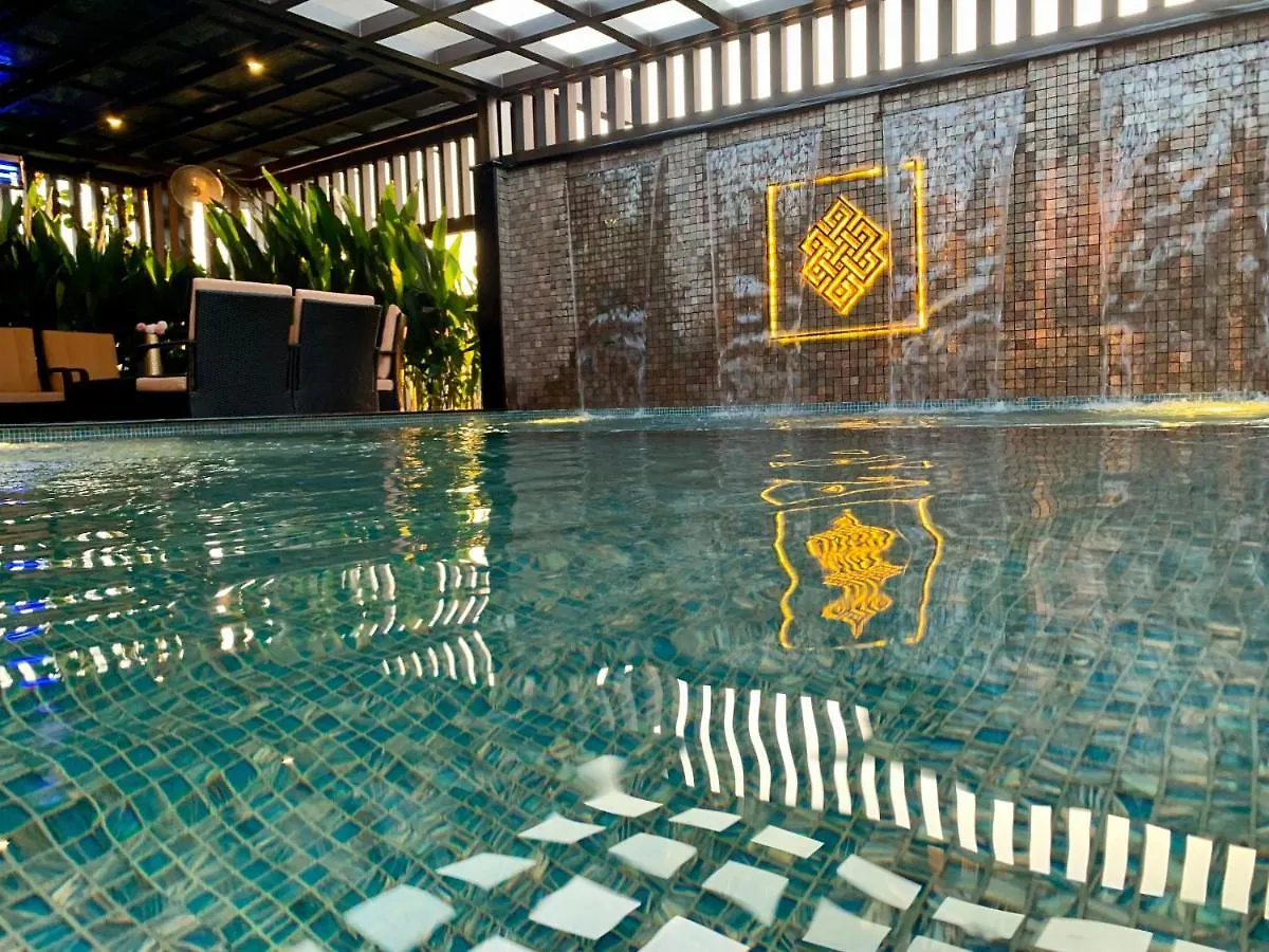 Retrieve Health & Wellness Hotel Kochi Resort